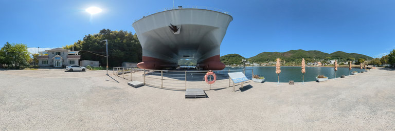 In front of the Seonjin-ho at Okgye Port 360° 파노라마 미리보기